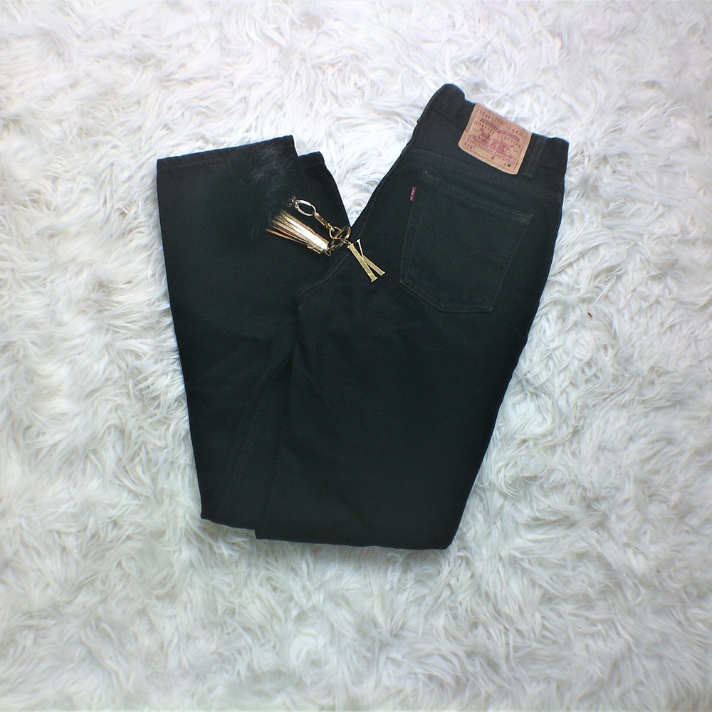 LEVI black jeans